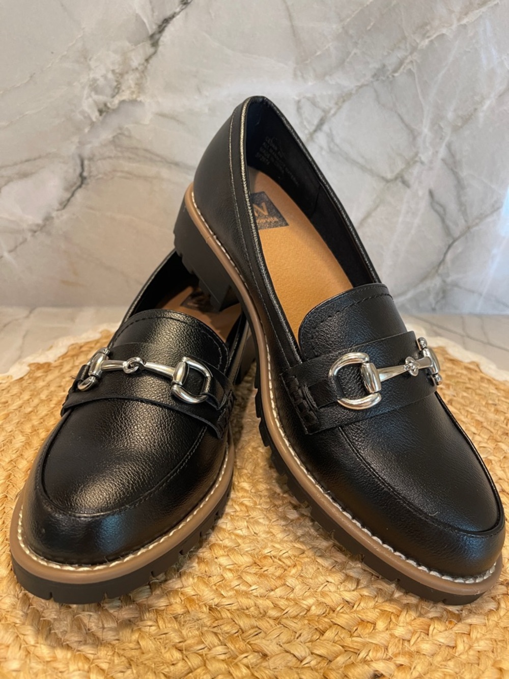 DV Dolce Vita Preppy Classic Celeste  Hardware Chain Lug Sole Loafers Size 8M